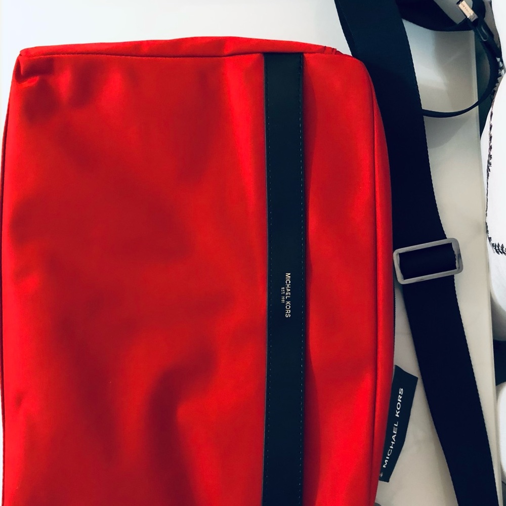 MK Kent Large Messenger bag